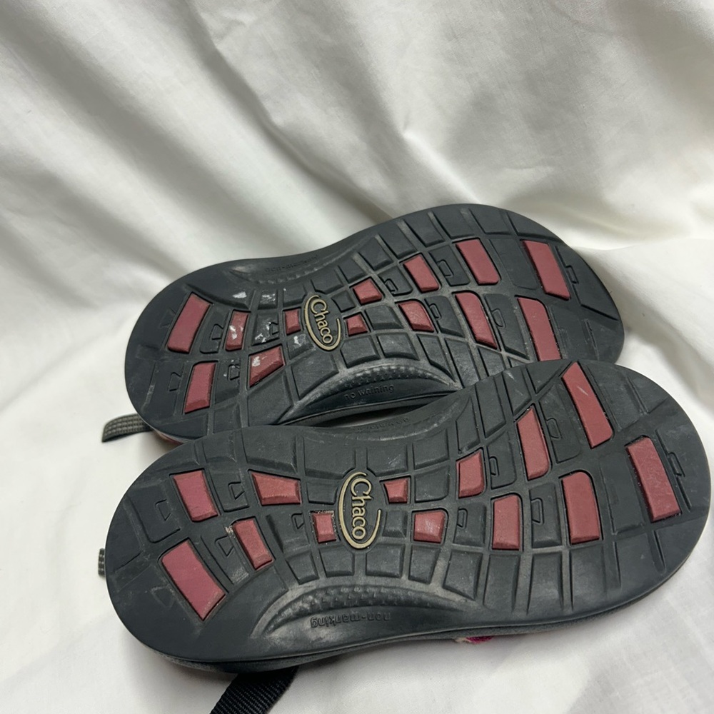 Youth Chaco Z2 sandals youth size Y 1 Pink /green , Hiking, Swimming, EUC Kids - Picture 8 of 9
